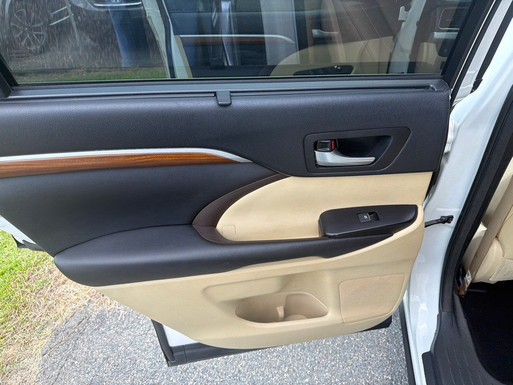 2018 Toyota Highlander Image 31