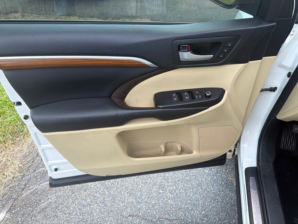 2018 Toyota Highlander Image 32