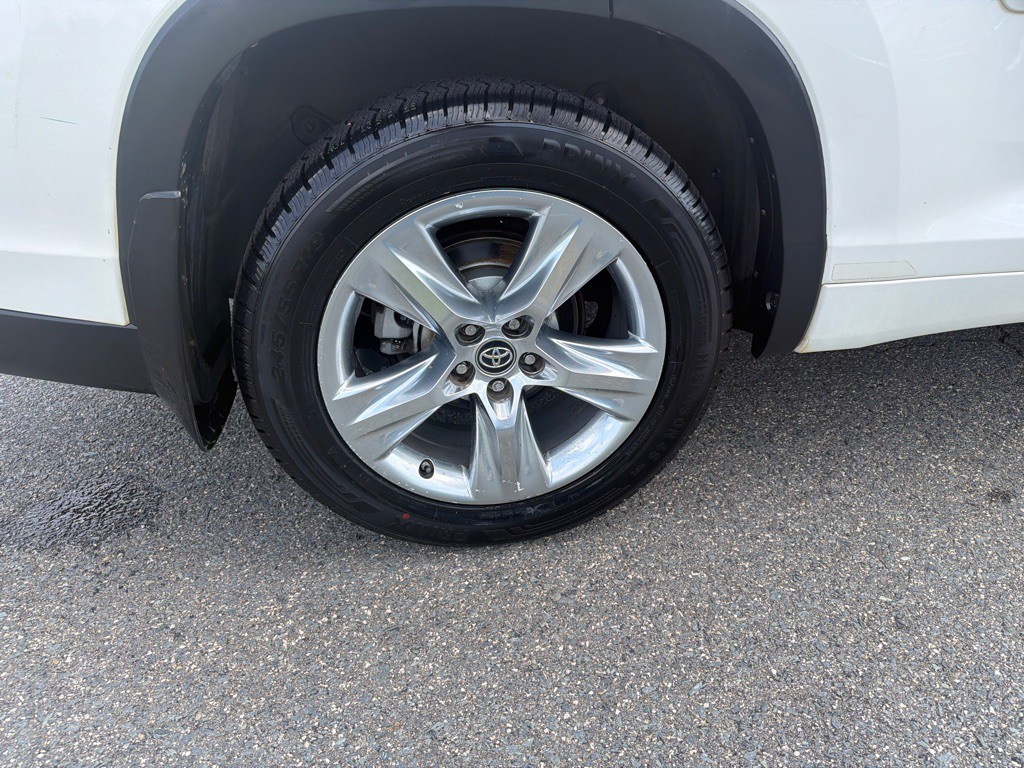2018 Toyota Highlander Image 35