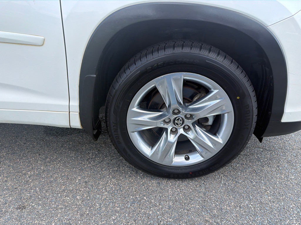 2018 Toyota Highlander Image 36