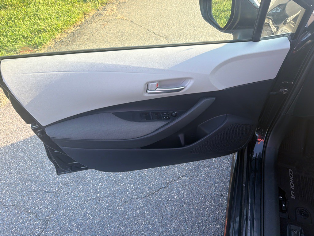 2020 Toyota Corolla Image 32