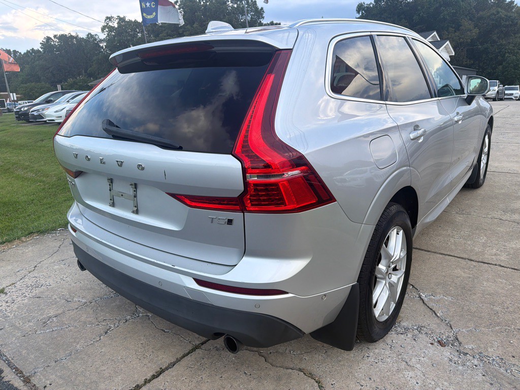 2018 Volvo XC60 Image 9