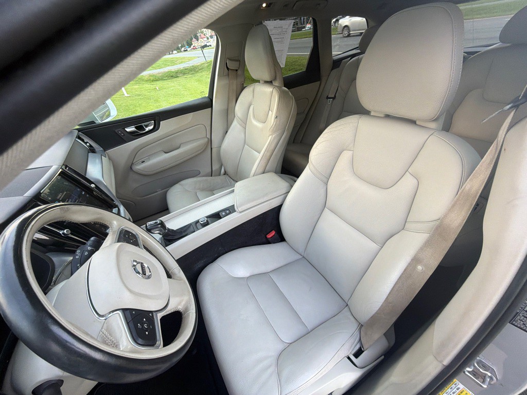 2018 Volvo XC60 Image 25