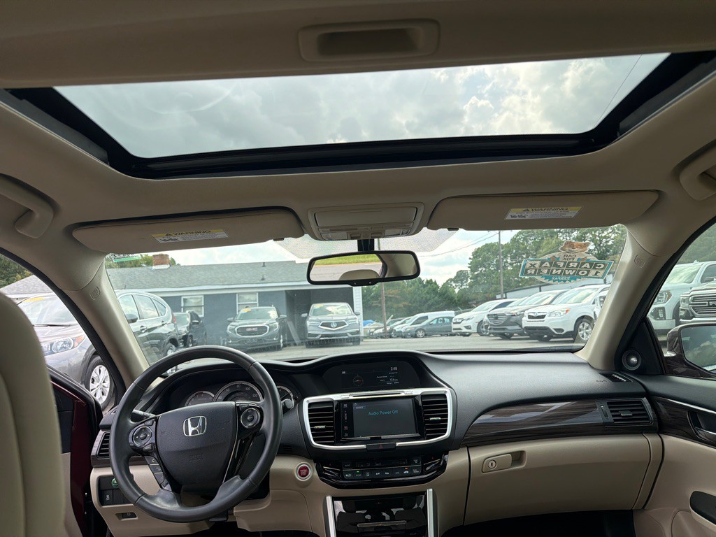 2016 Honda Accord Image 16