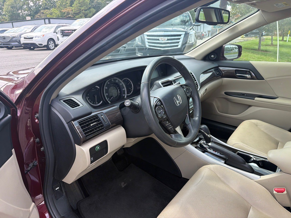 2016 Honda Accord Image 17