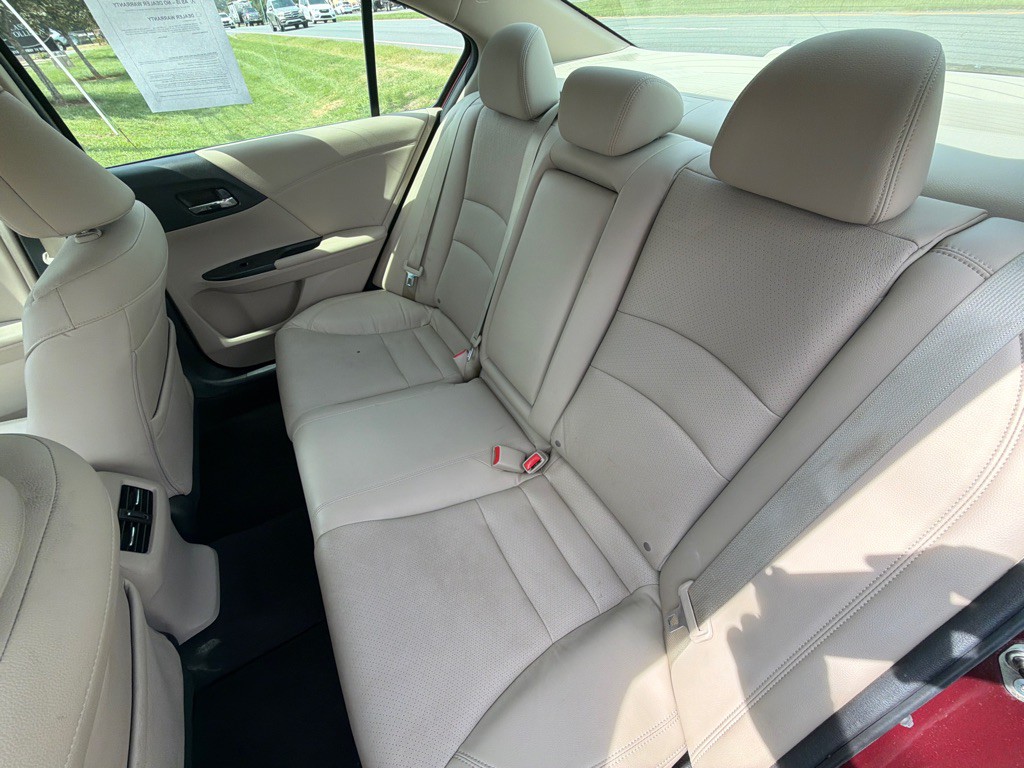 2016 Honda Accord Image 28