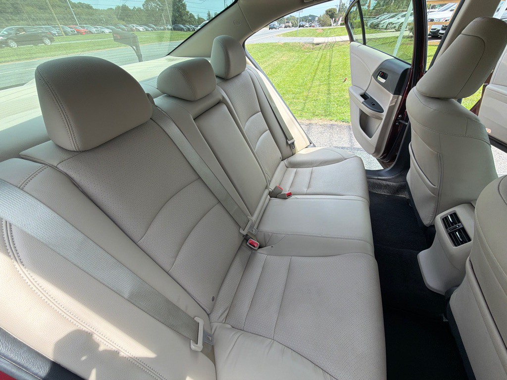 2016 Honda Accord Image 29