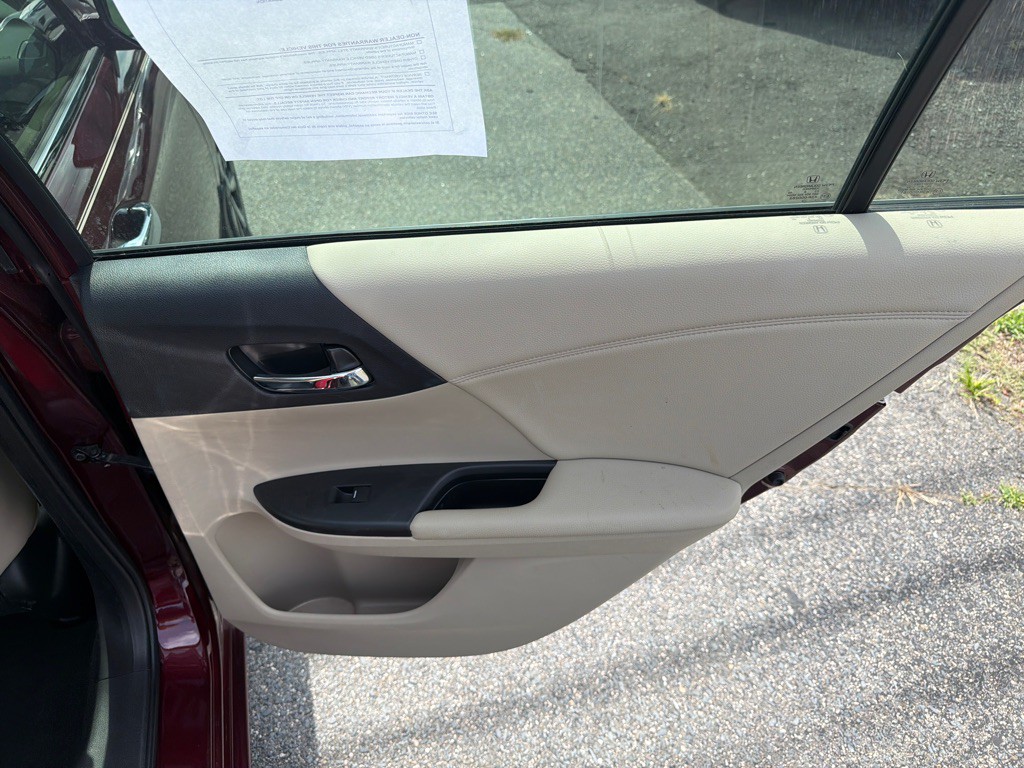 2016 Honda Accord Image 33