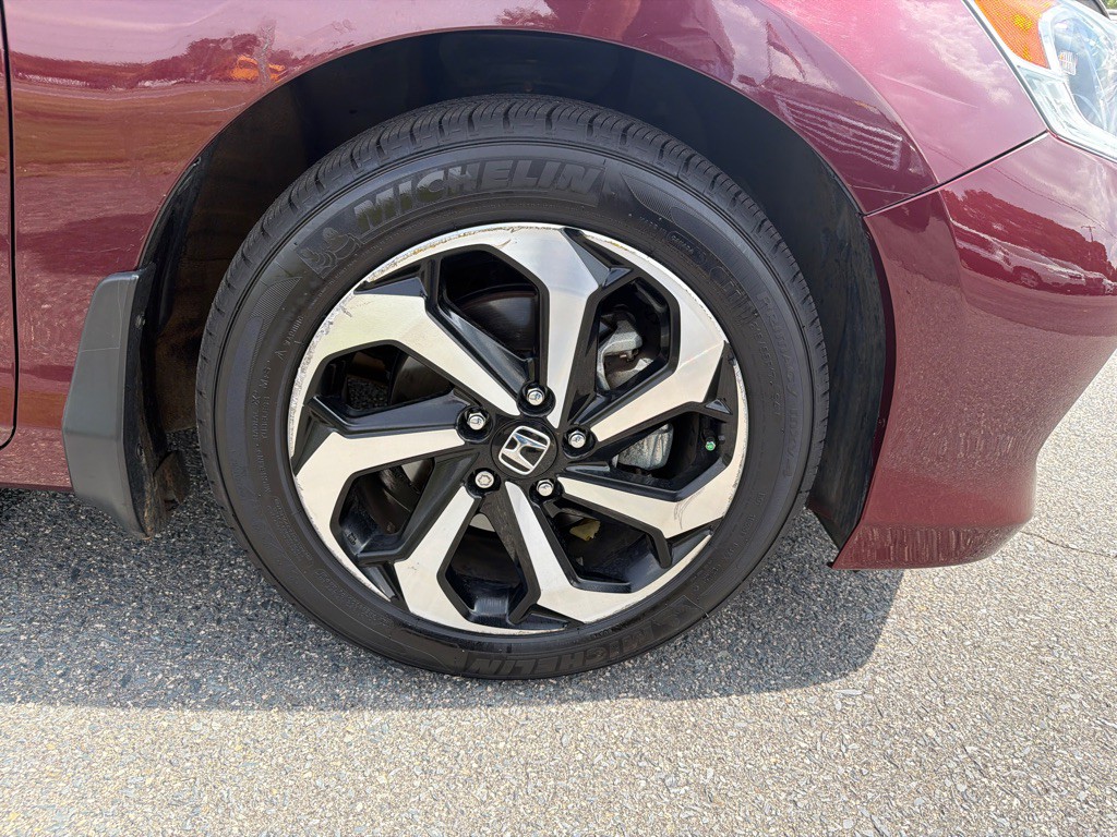 2016 Honda Accord Image 39
