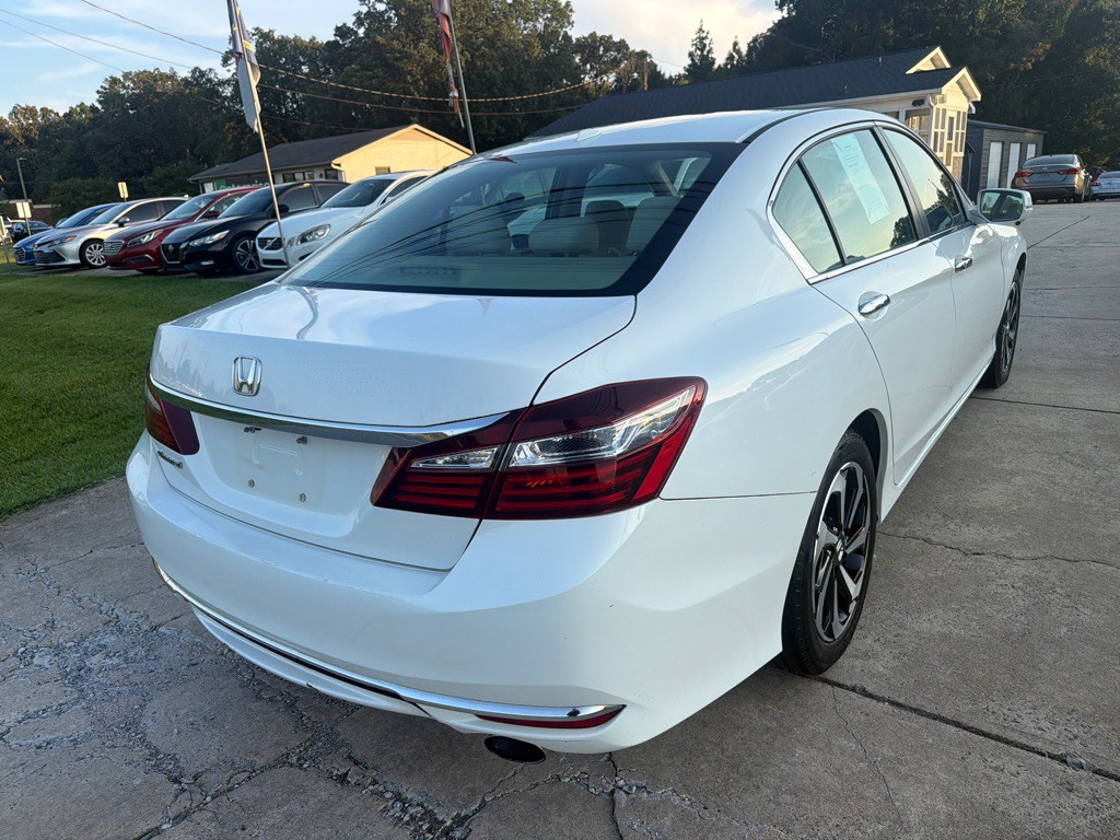 2017 Honda Accord Image 9