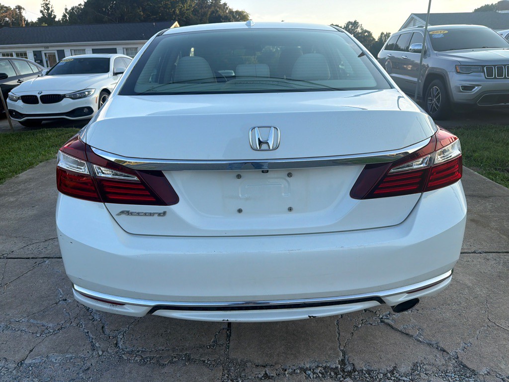 2017 Honda Accord Image 10