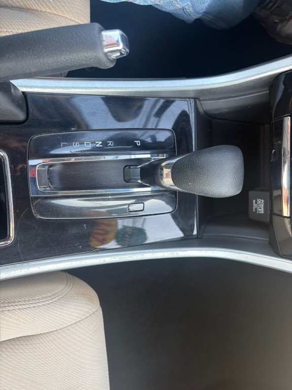2017 Honda Accord Image 24