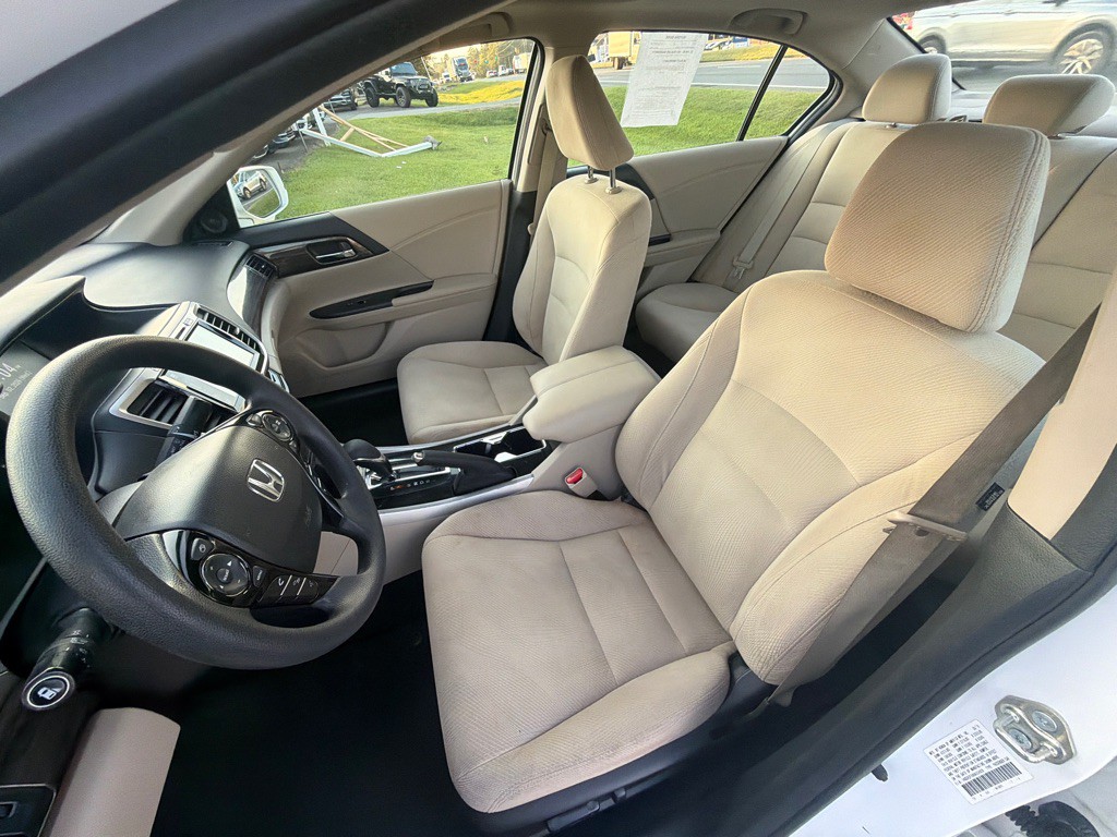 2017 Honda Accord Image 27