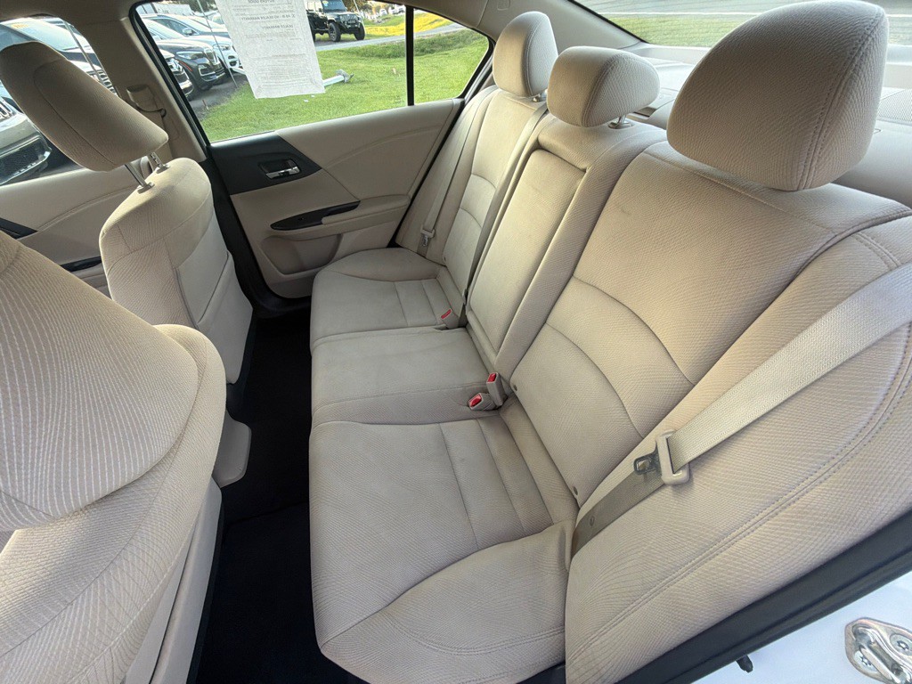 2017 Honda Accord Image 28