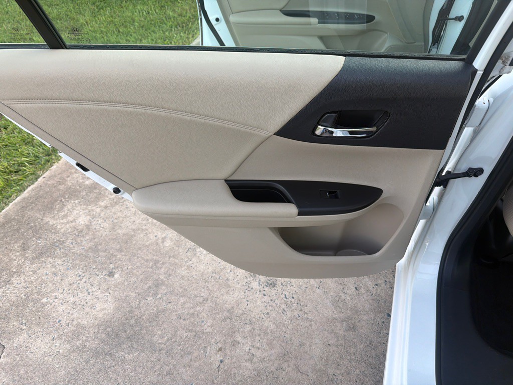 2017 Honda Accord Image 33
