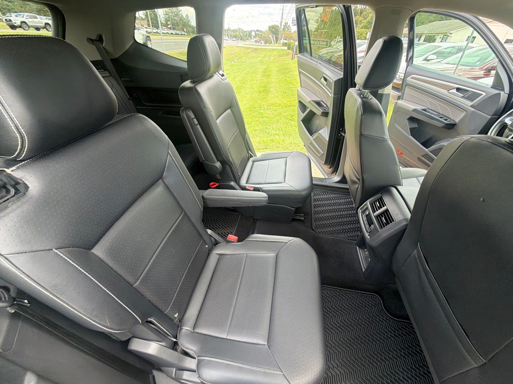 2021 Volkswagen Atlas Image 32