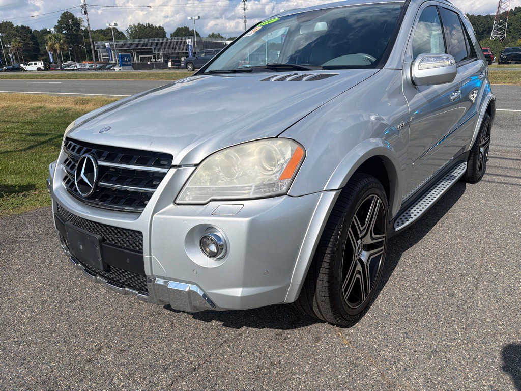 2009 Mercedes-Benz M-Class Image 1
