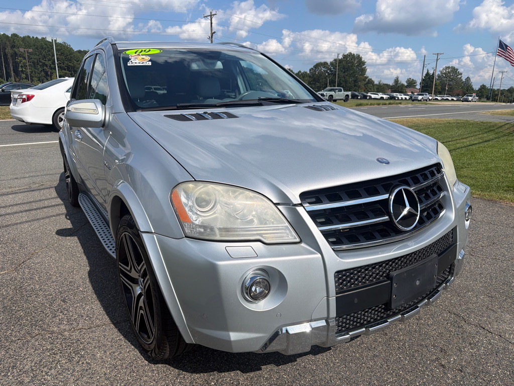 2009 Mercedes-Benz M-Class Image 2