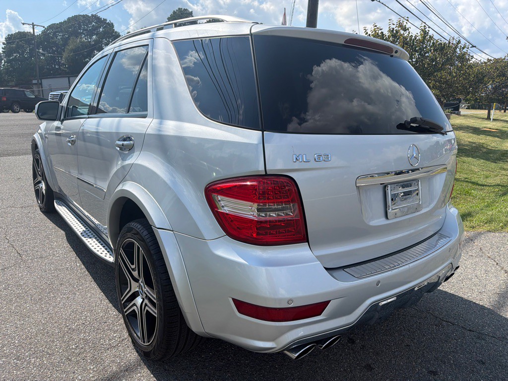 2009 Mercedes-Benz M-Class Image 8