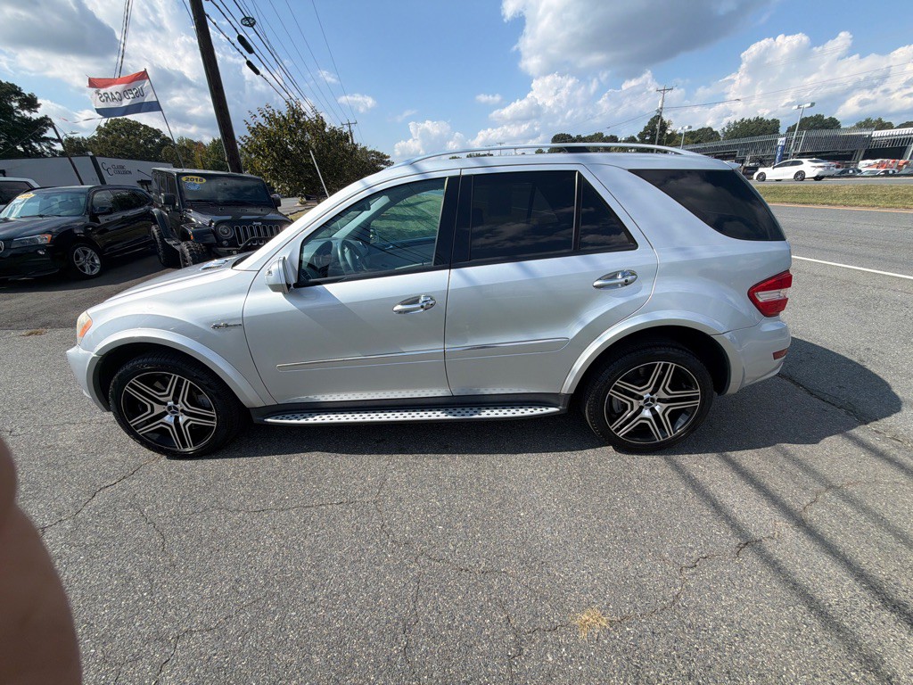2009 Mercedes-Benz M-Class Image 15