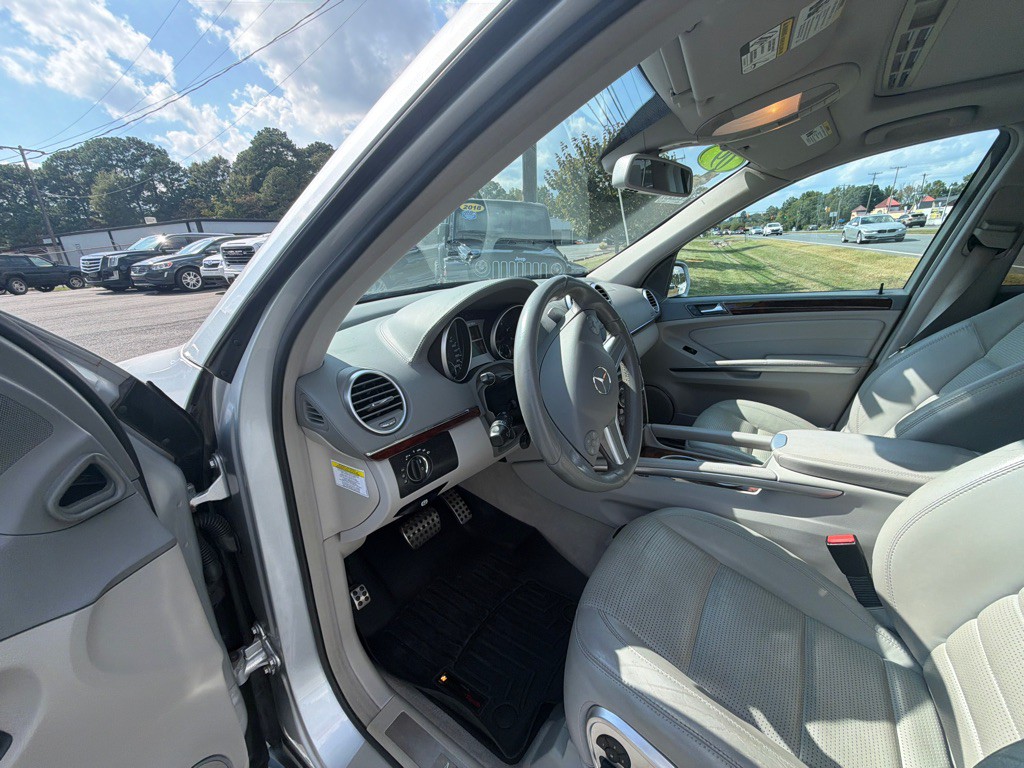 2009 Mercedes-Benz M-Class Image 17