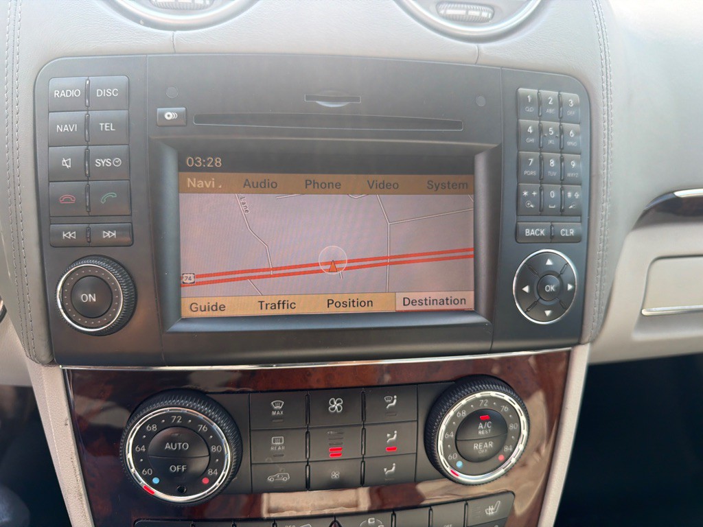 2009 Mercedes-Benz M-Class Image 25