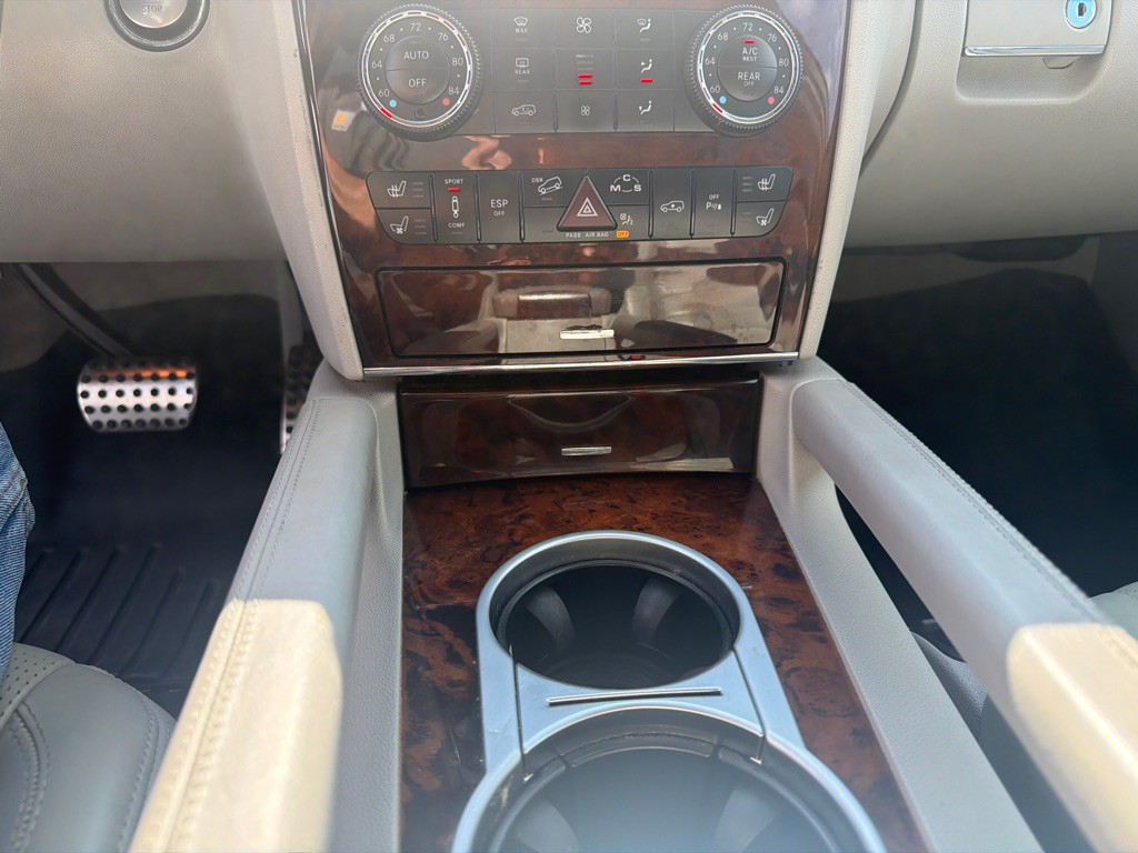 2009 Mercedes-Benz M-Class Image 26