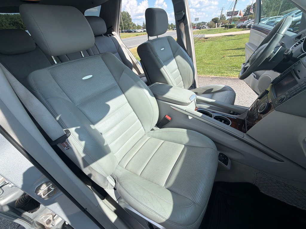 2009 Mercedes-Benz M-Class Image 30