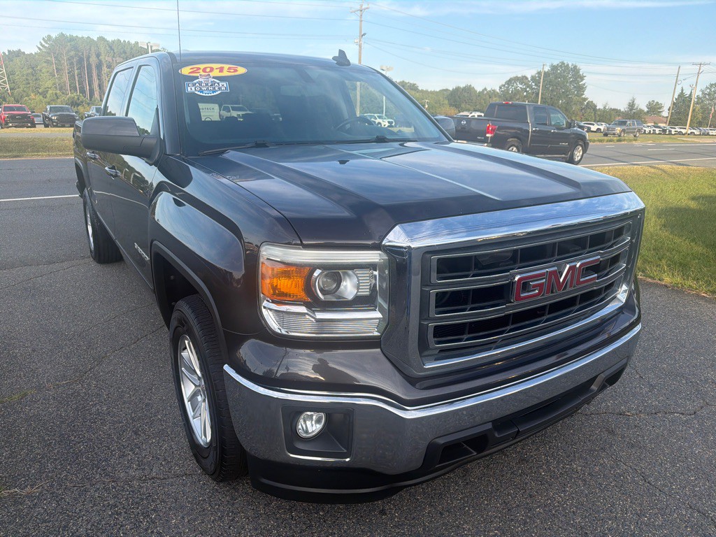 2015 GMC Sierra Image 2