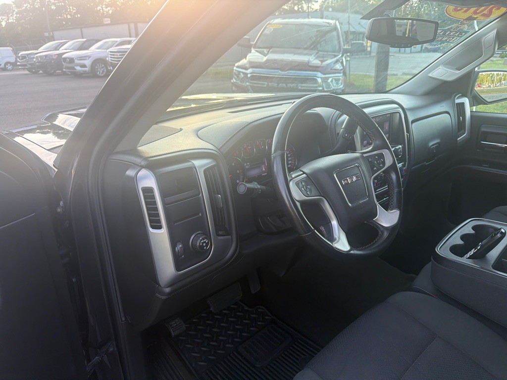 2015 GMC Sierra Image 17