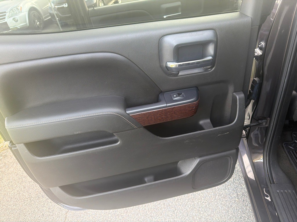 2015 GMC Sierra Image 32
