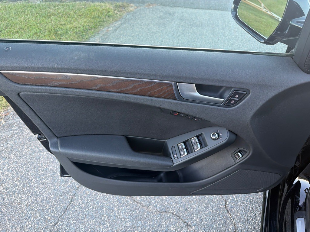 2015 Audi A4 Image 31