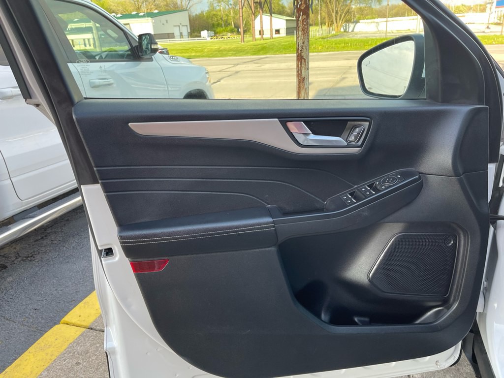 2022 Ford Escape Image 8