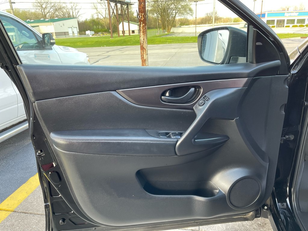 2021 Nissan Rogue Image 8