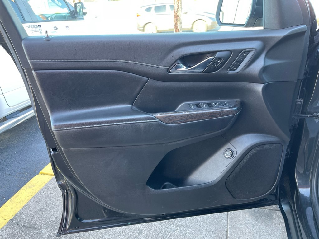 2020 GMC Acadia Image 8