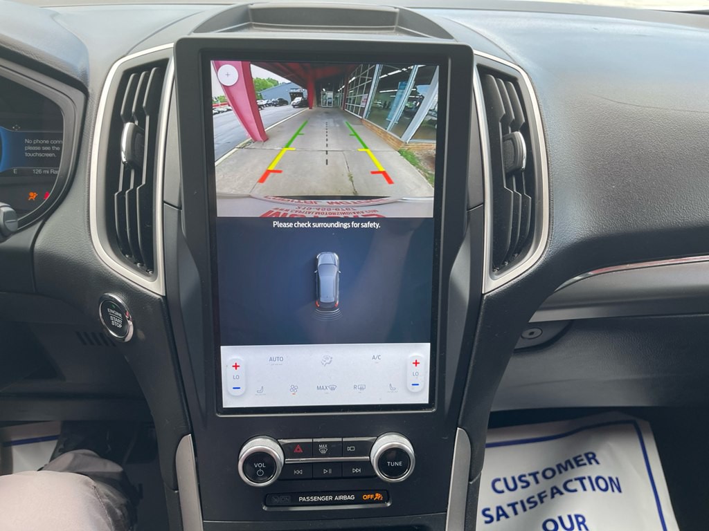 2022 Ford Edge Image 12