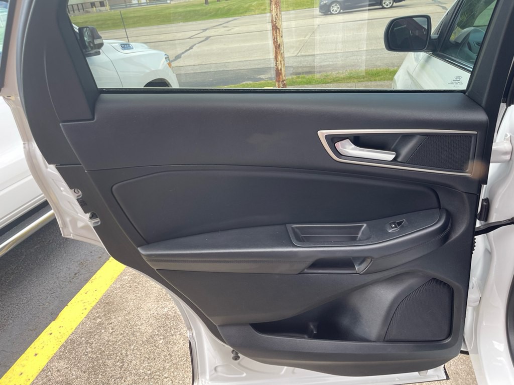 2022 Ford Edge Image 14