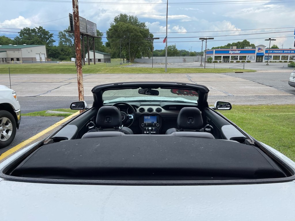 2019 Ford Mustang Image 16