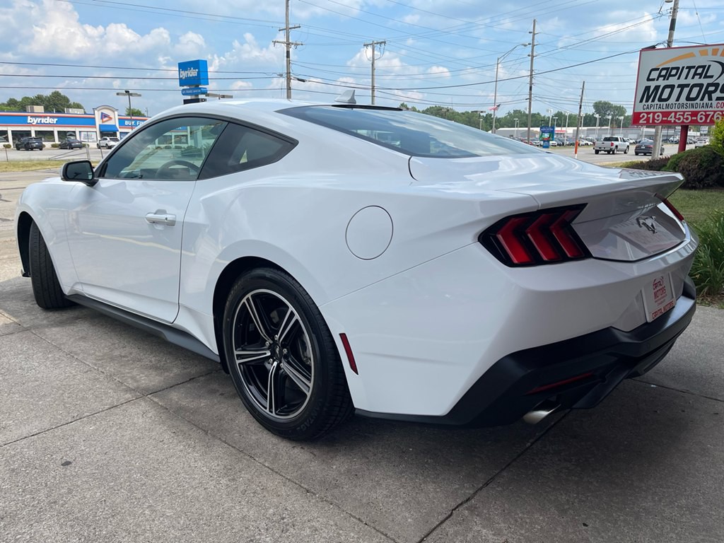 2024 Ford Mustang Image 2