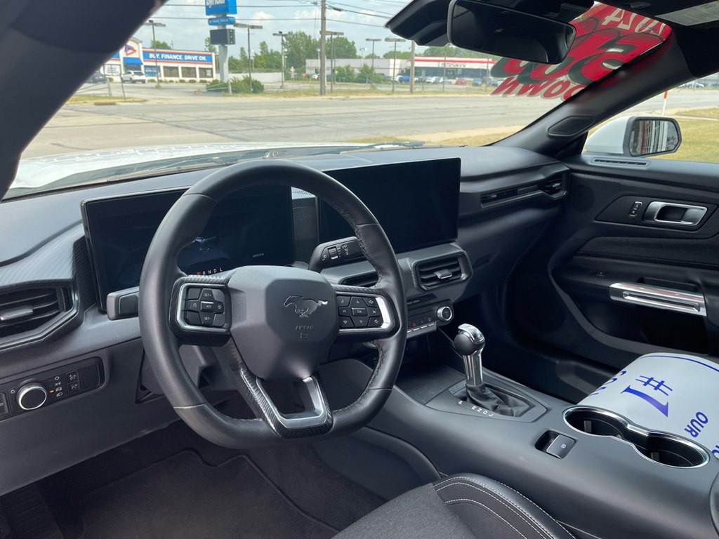 2024 Ford Mustang Image 9