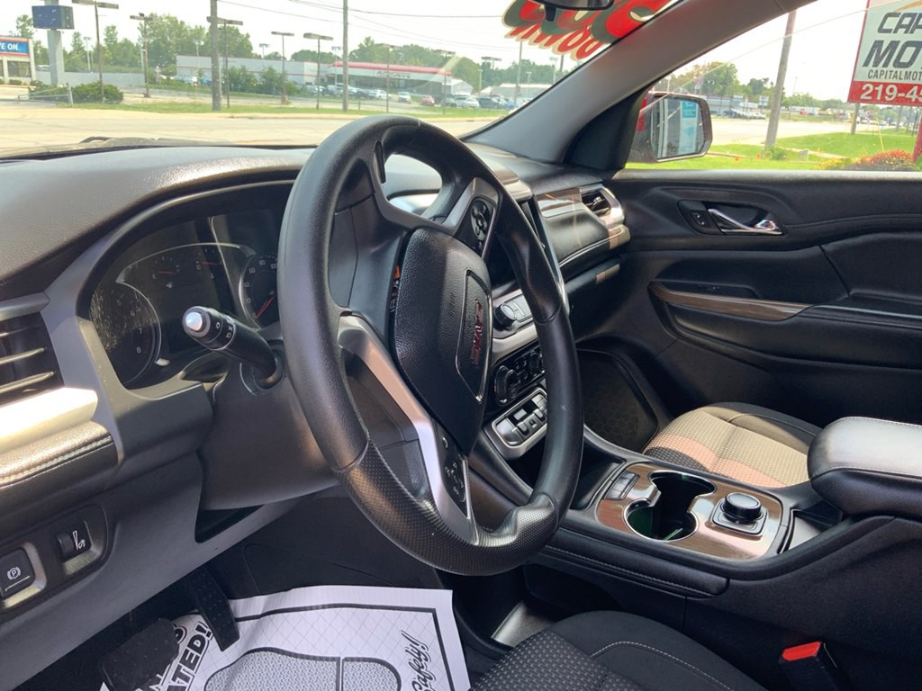 2023 GMC Acadia Image 9