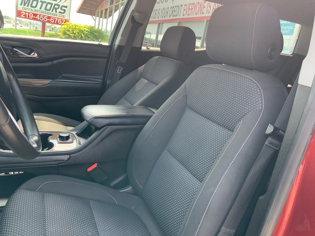 2023 GMC Acadia Image 10