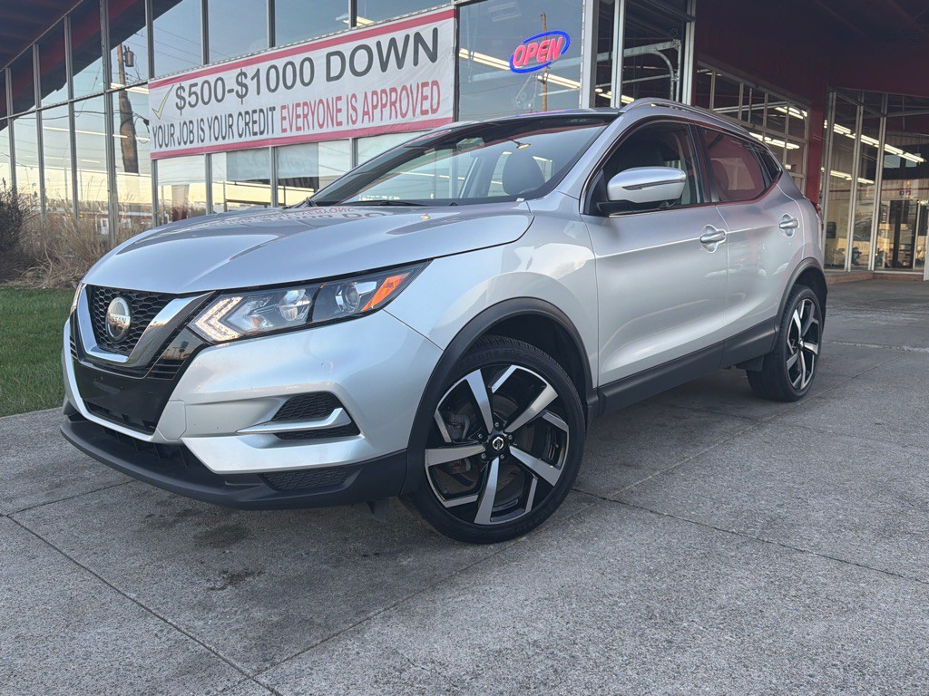 2022 Nissan Rogue Image 1