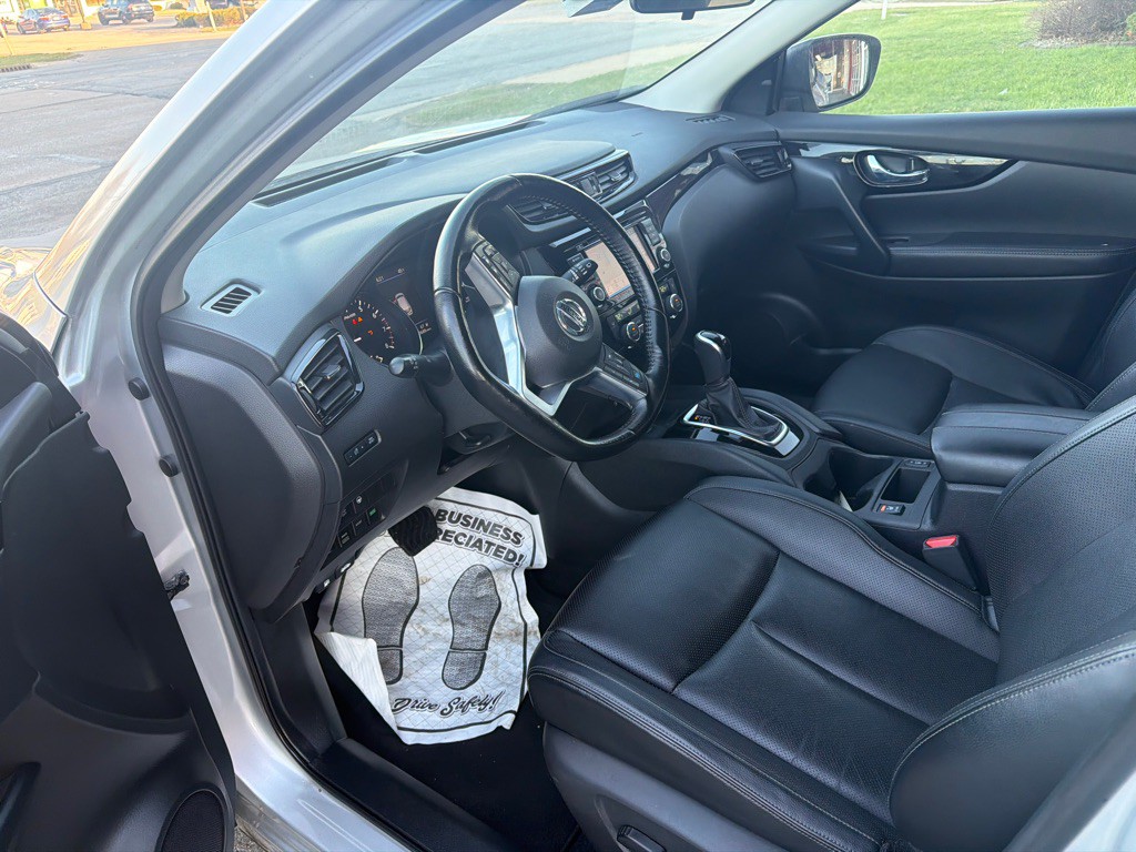 2022 Nissan Rogue Image 9