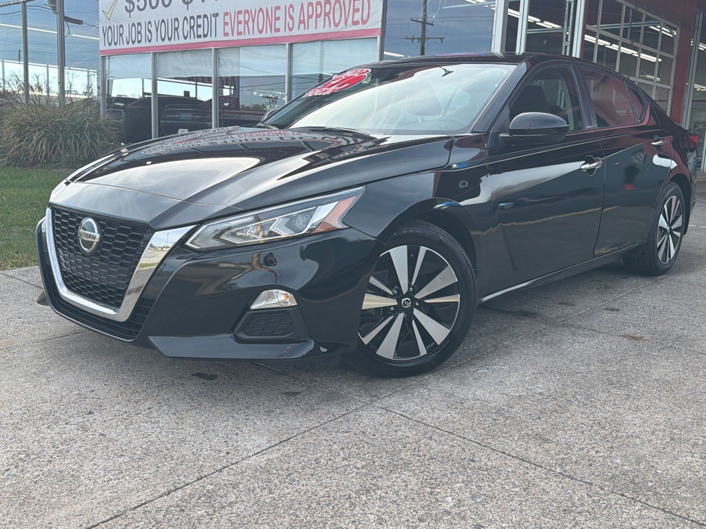 2022 Nissan Altima Image 1