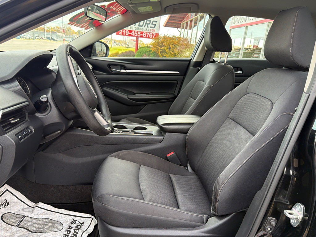 2022 Nissan Altima Image 10