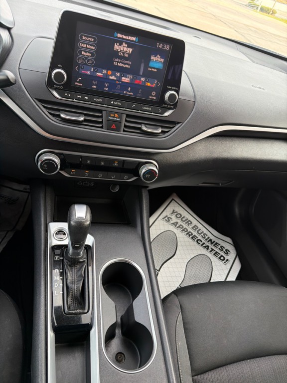 2022 Nissan Altima Image 13