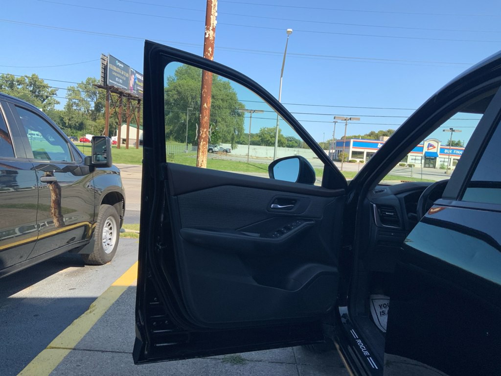 2023 Nissan Rogue Image 8