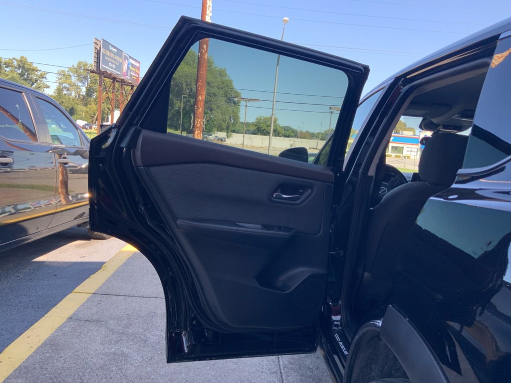 2023 Nissan Rogue Image 15