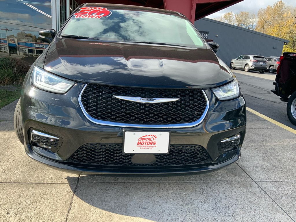 2017 Chrysler Pacifica Image 2